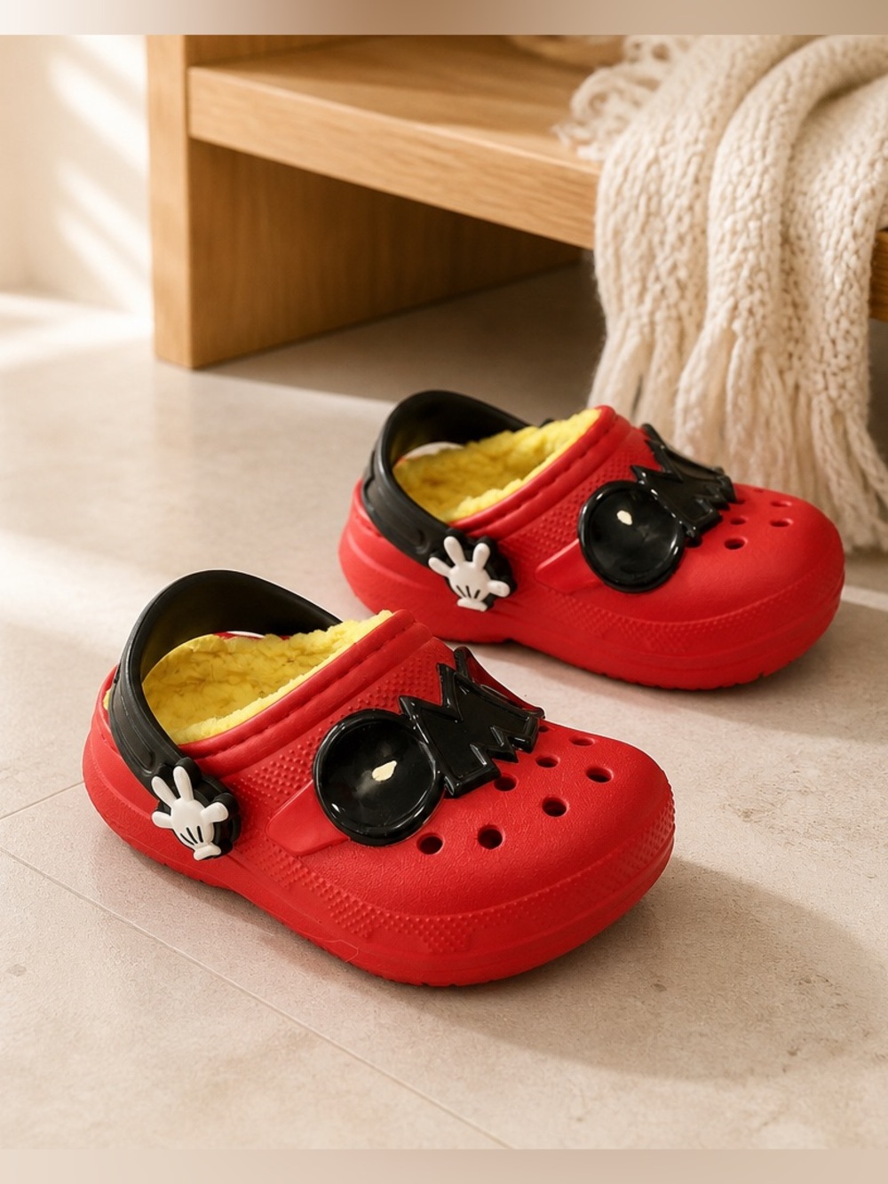 Kids Crocs Disney Mickey Mouse Lined Clogs Slip On Shoes Sandals Size C5